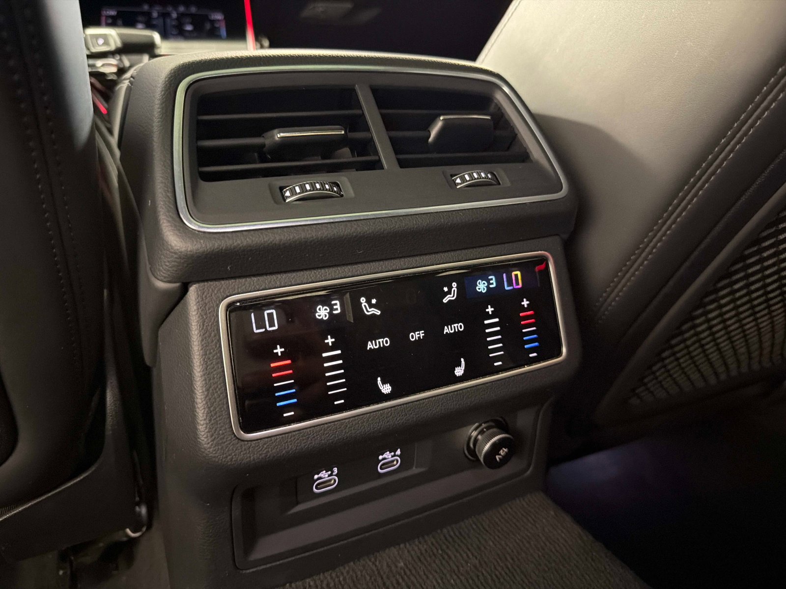 Used 2021 Audi S6 Prestige w/ Prestige Package image 34