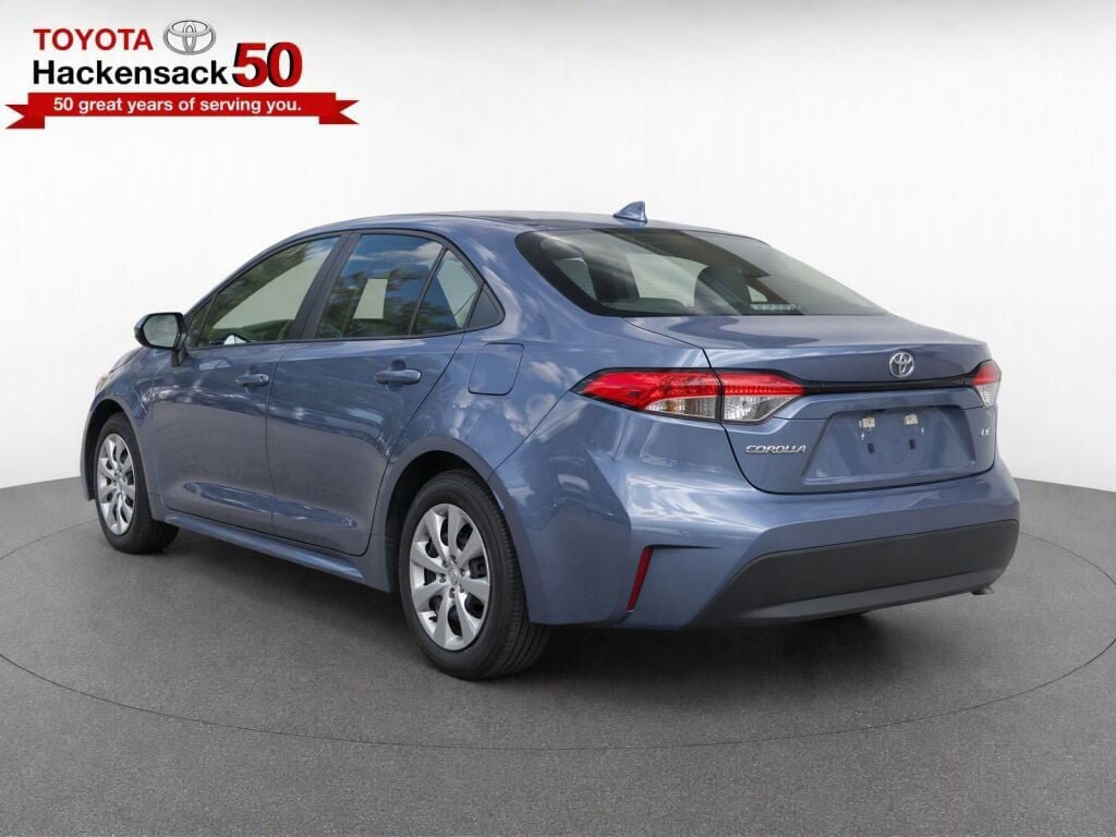 Used 2025 Toyota Corolla LE FWD image 3