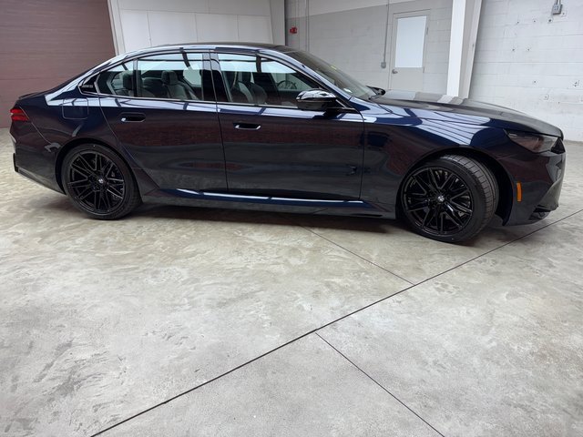 Used 2026 BMW M5 image 6