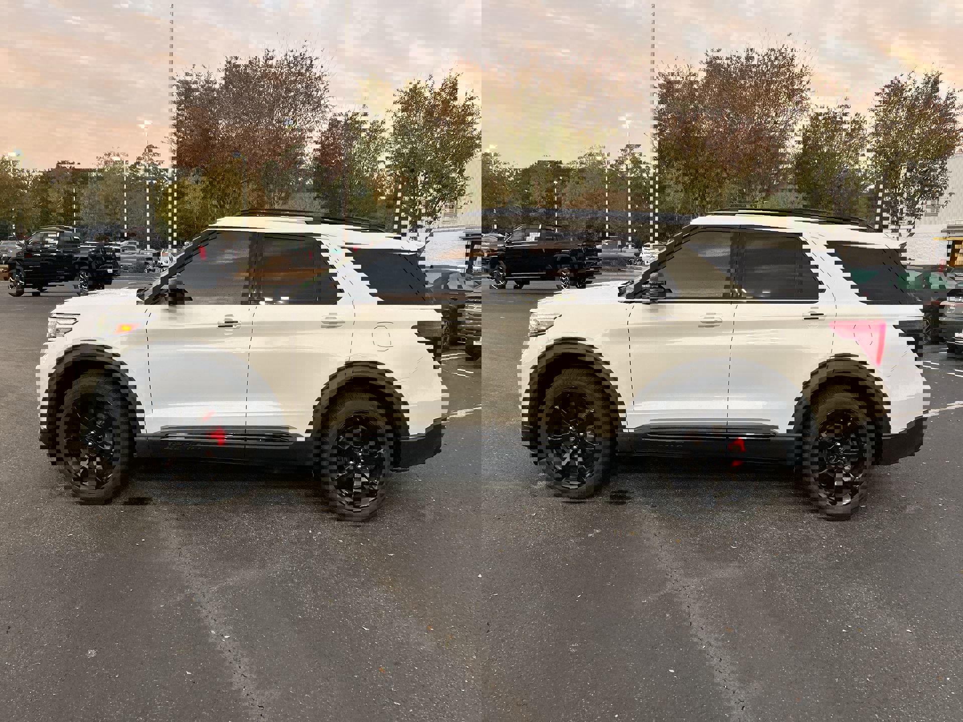 Used 2020 Ford Explorer ST w/ ST Street Pack image 6