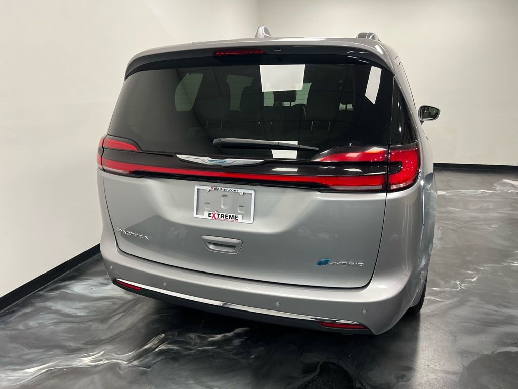 Used 2021 Chrysler Pacifica Touring-L image 7