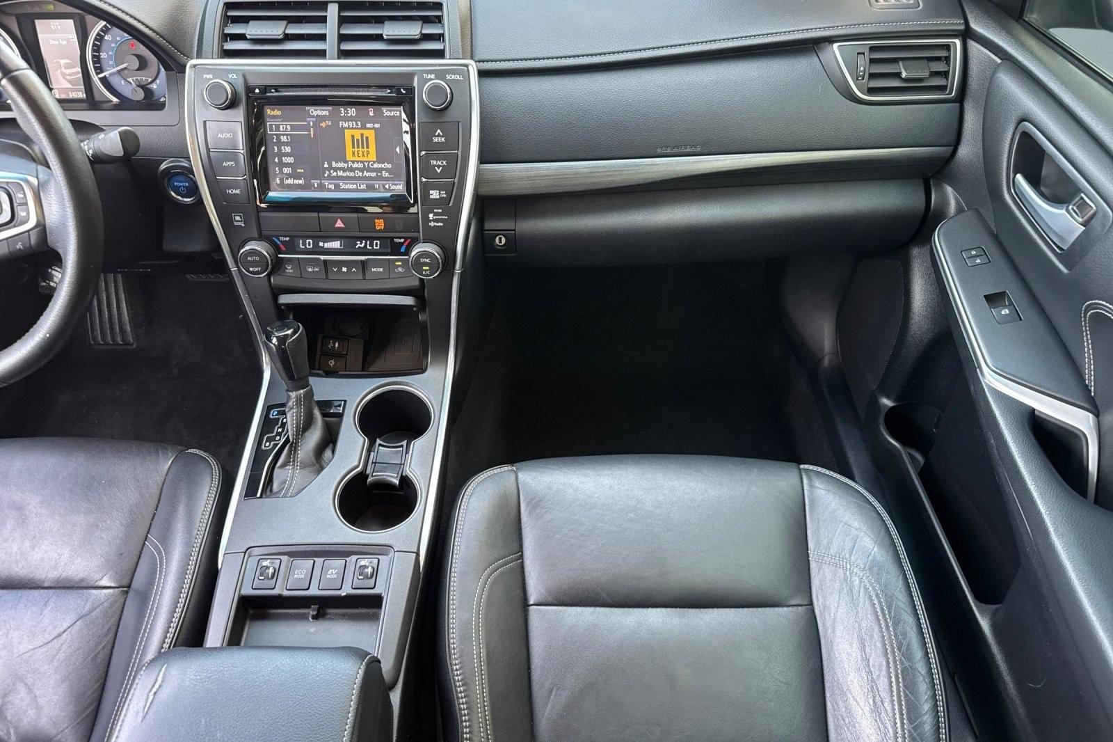 Used 2015 Toyota Camry XLE w/ Moonroof Package FWD image 30