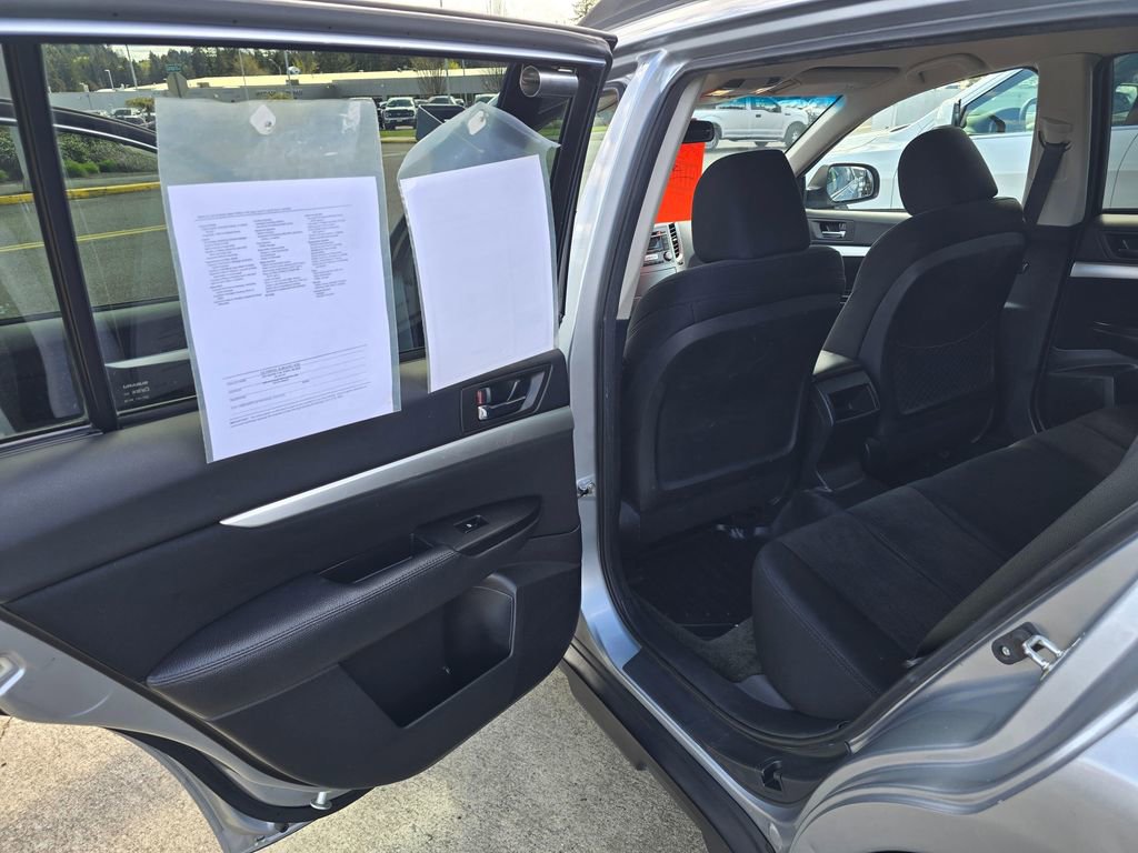 Used 2013 Subaru Outback 2.5i Premium AWD/4WD image 9