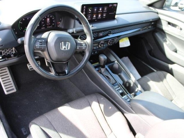Used 2025 Honda Accord Sport image 10