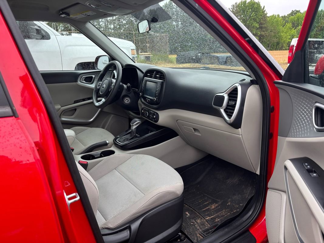 Used 2020 Kia Soul LX FWD image 4