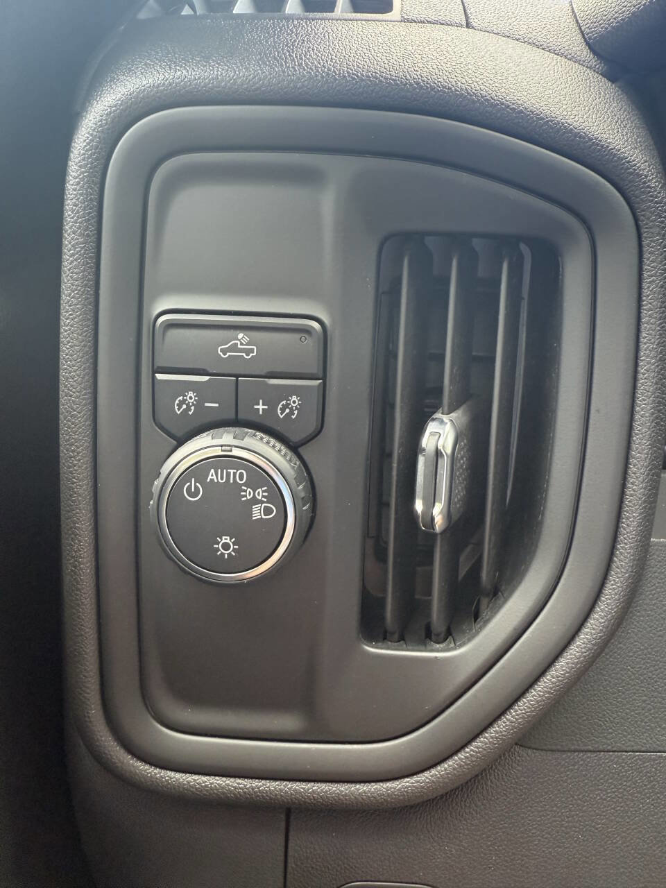 Used 2024 Chevrolet Silverado 1500 W/T w/ WT Convenience Package image 19