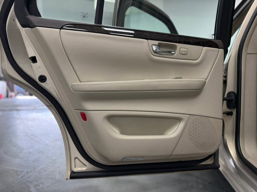 Used 2008 Cadillac DTS w/ Sun And Sound Package image 43