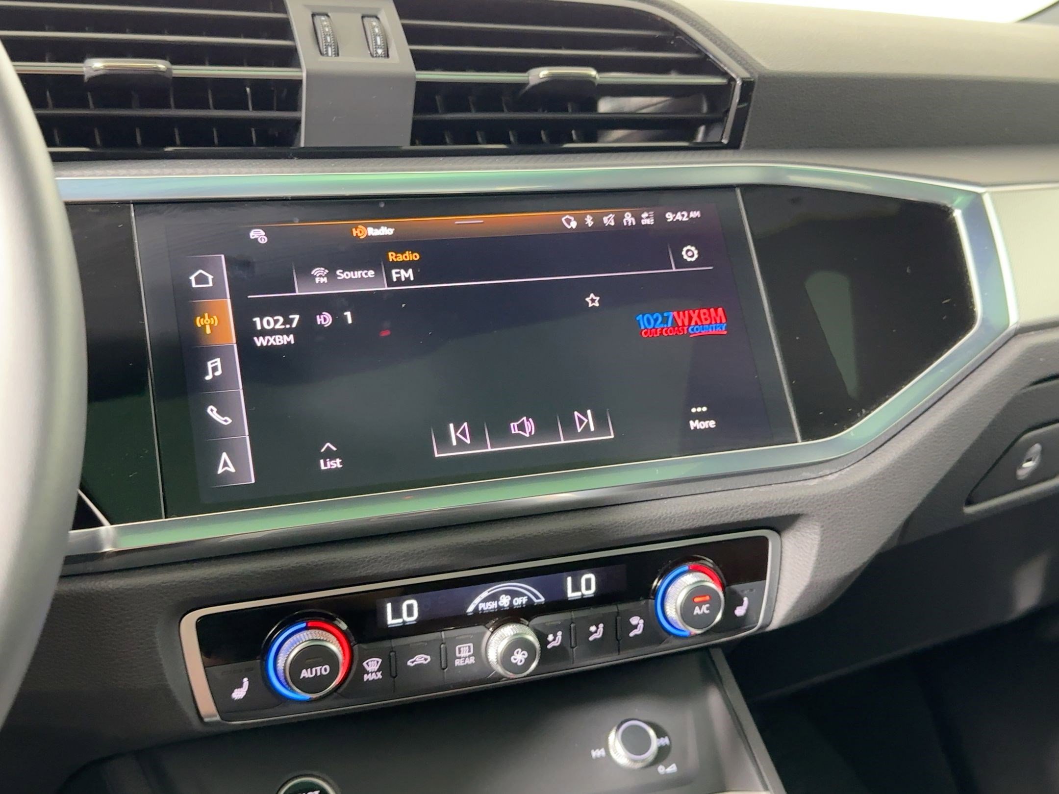 Certified 2025 Audi Q3 2.0T Premium Plus w/ Premium Plus Package image 23