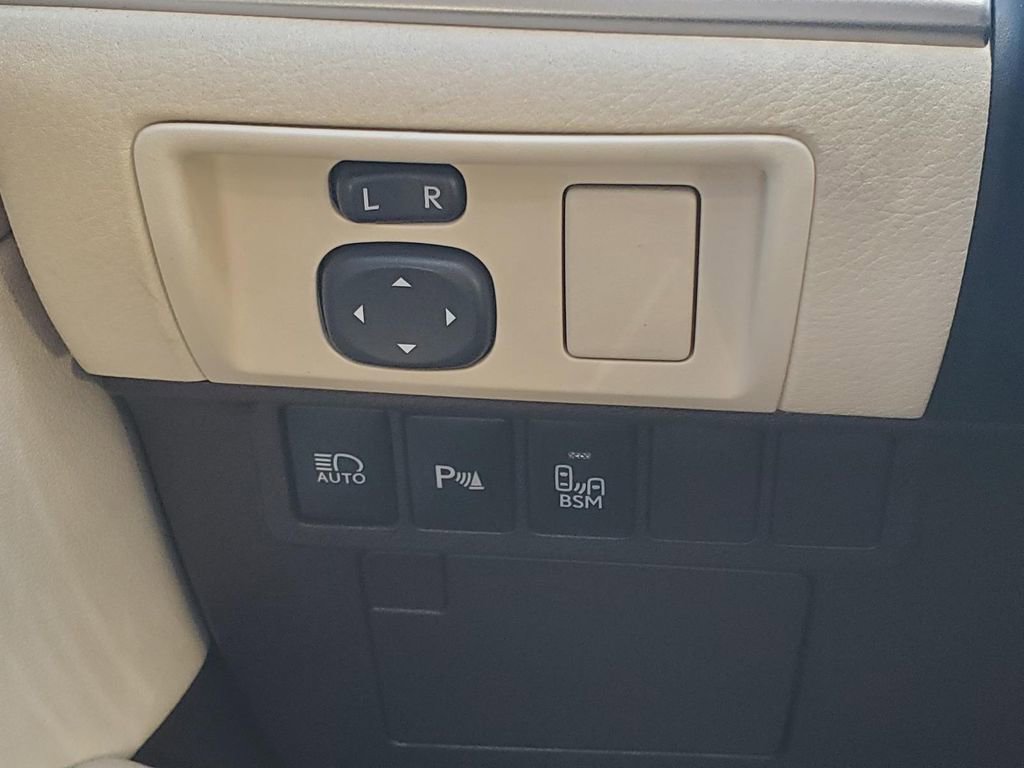 Used 2018 Lexus ES 350 w/ Premier Package image 22
