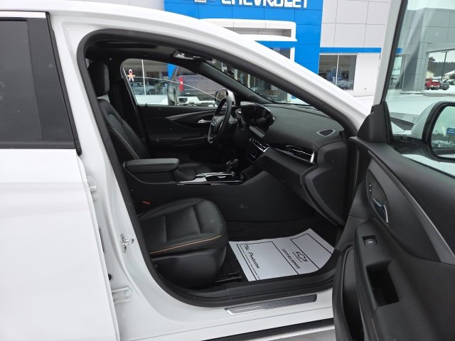 Used 2025 Buick Envista Avenir image 46