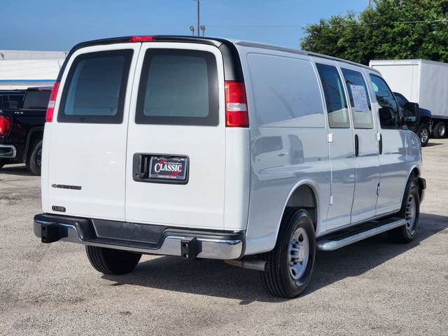 Used 2025 Chevrolet Express 2500 w/ Driver Convenience Package RWD image 7