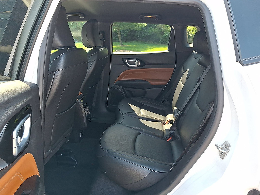Used 2024 Jeep Compass Limited AWD/4WD image 13