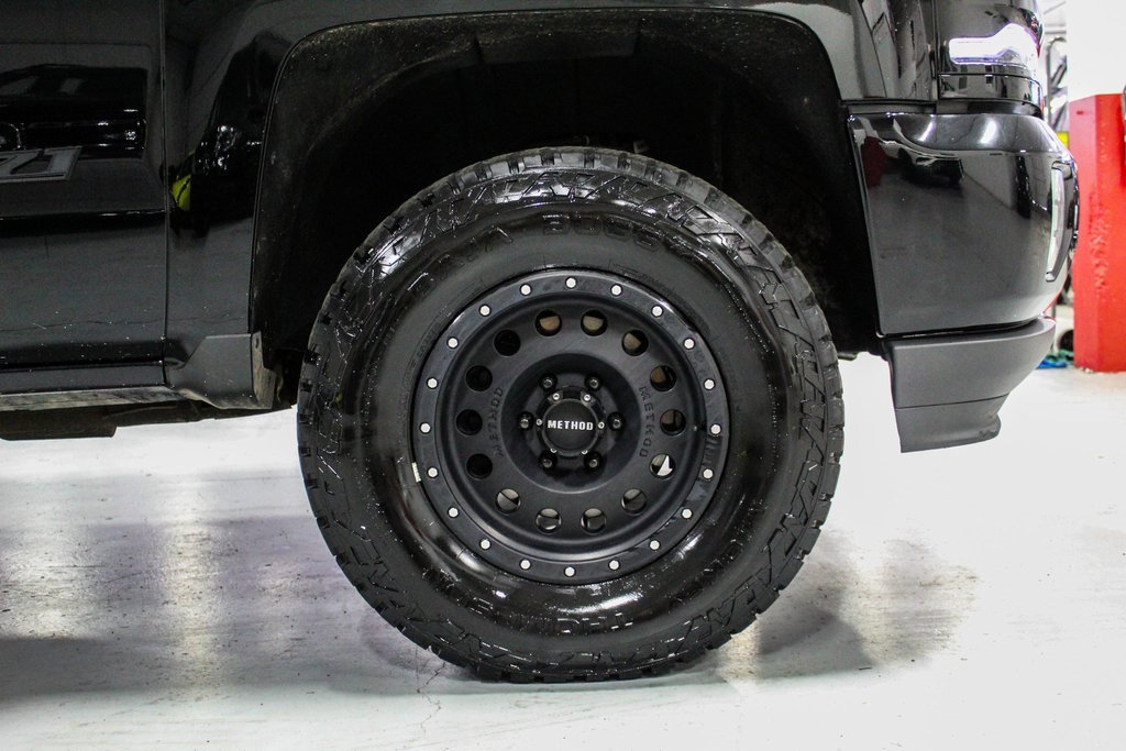 Used 2018 Chevrolet Silverado 1500 LTZ Z71 w/ LTZ Plus Package image 29