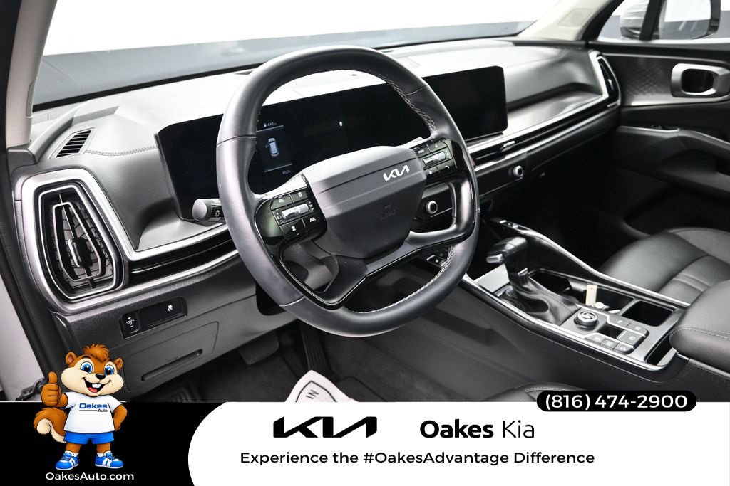 Certified 2026 Kia Sorento S w/ S Panoramic Sunroof Package FWD image 12