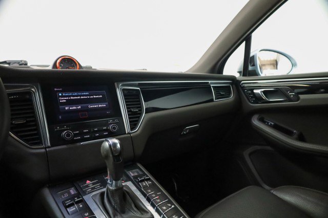 Used 2018 Porsche Macan image 13