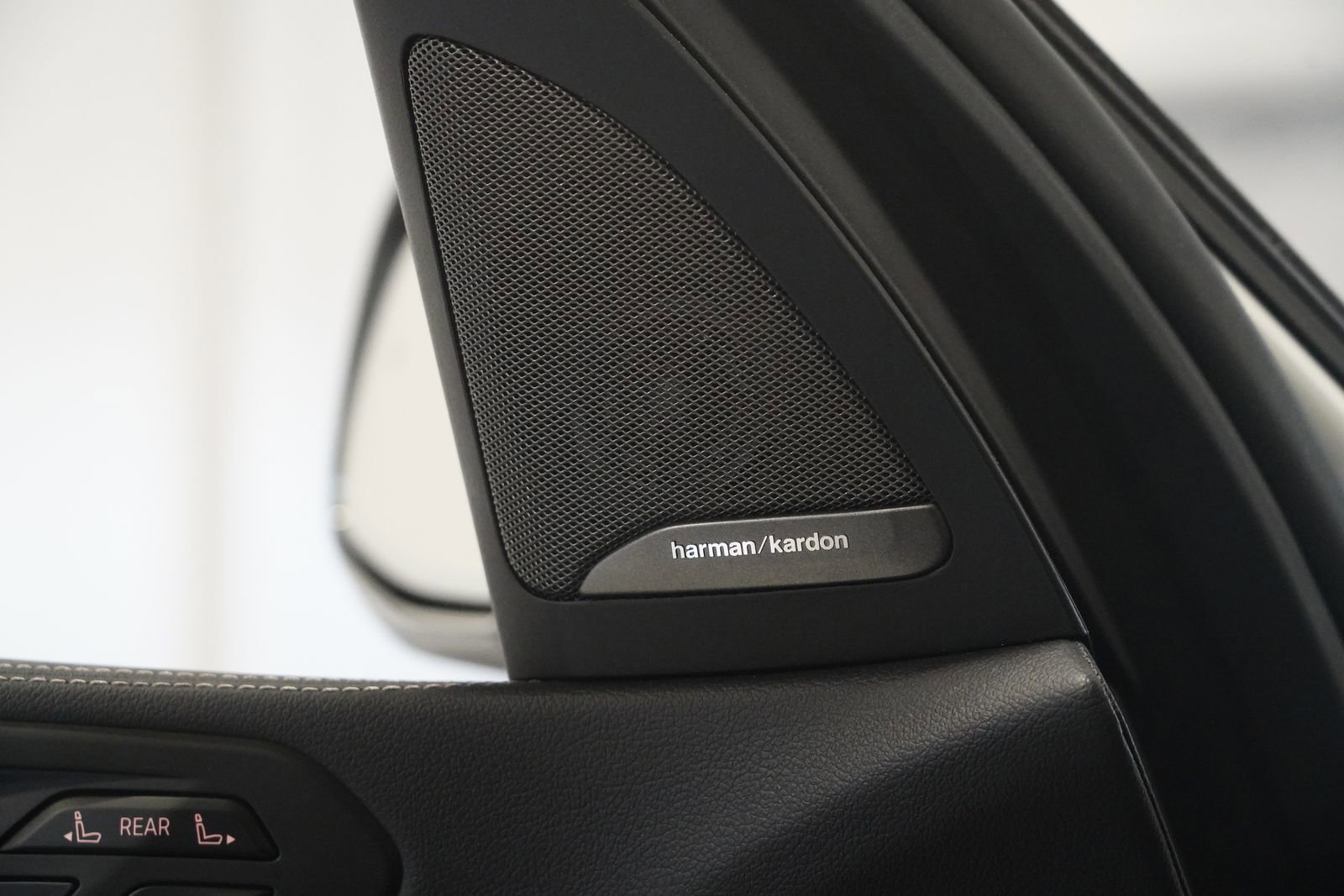 Used 2020 BMW X7 xDrive40i w/ Premium Package image 30