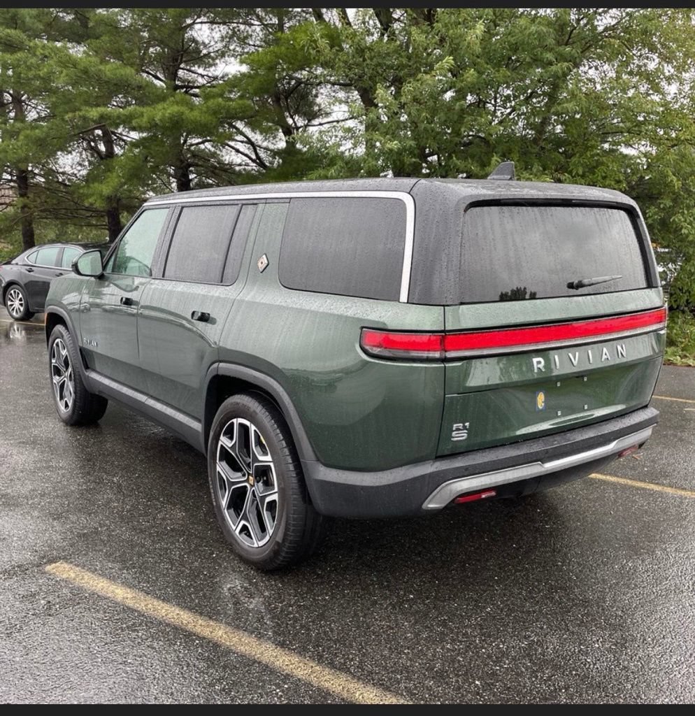Used 2025 Rivian R1S Adventure Dual AWD/4WD image 4