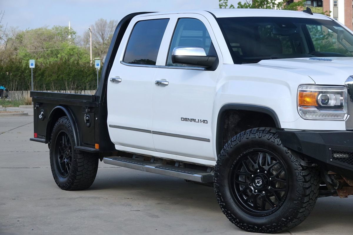 Used 2015 GMC Sierra 2500 Denali w/ Duramax Plus Package AWD/4WD image 3