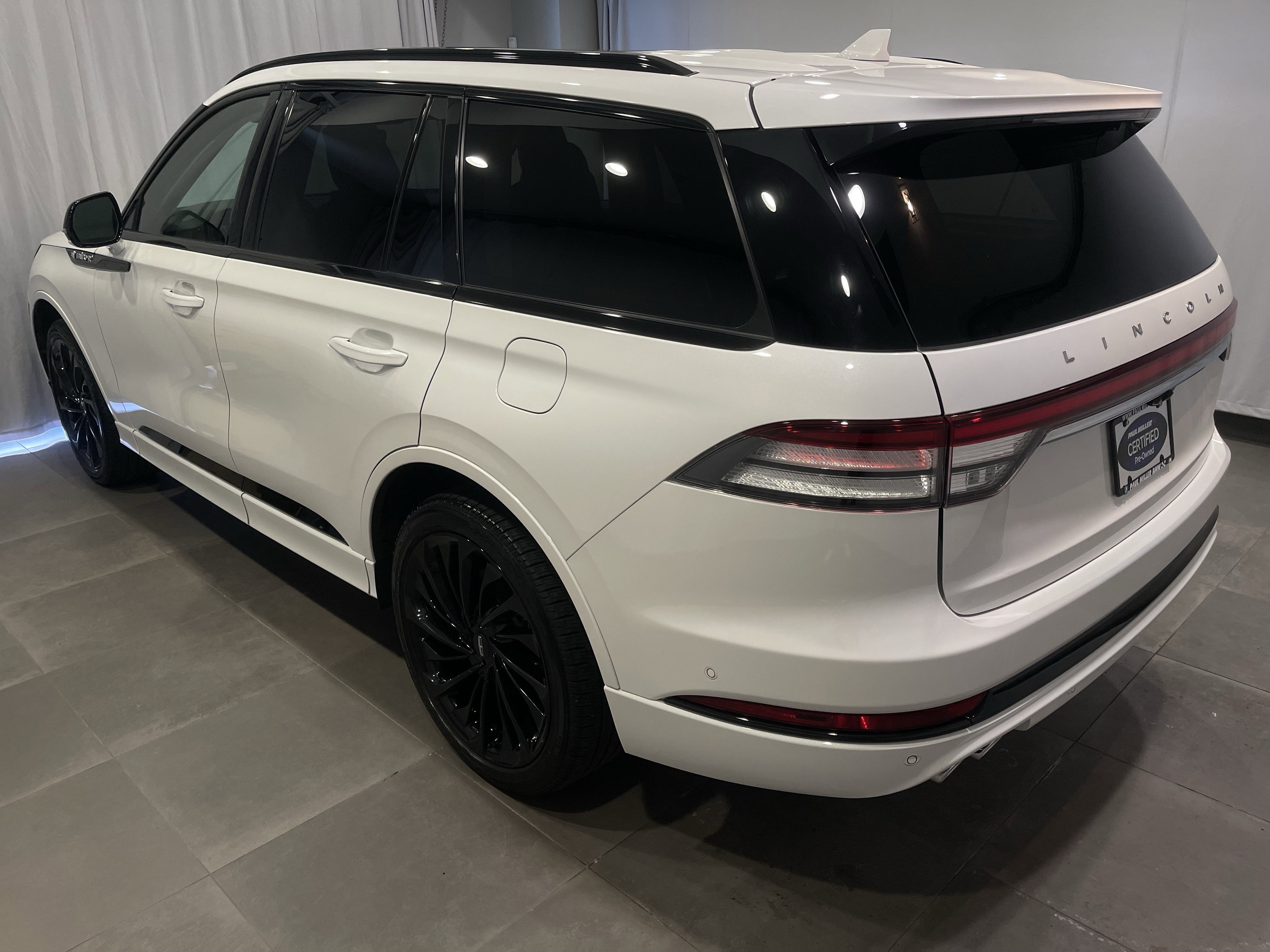 Used 2024 Lincoln Aviator Reserve w/ Equipment Group 201A AWD/4WD image 4
