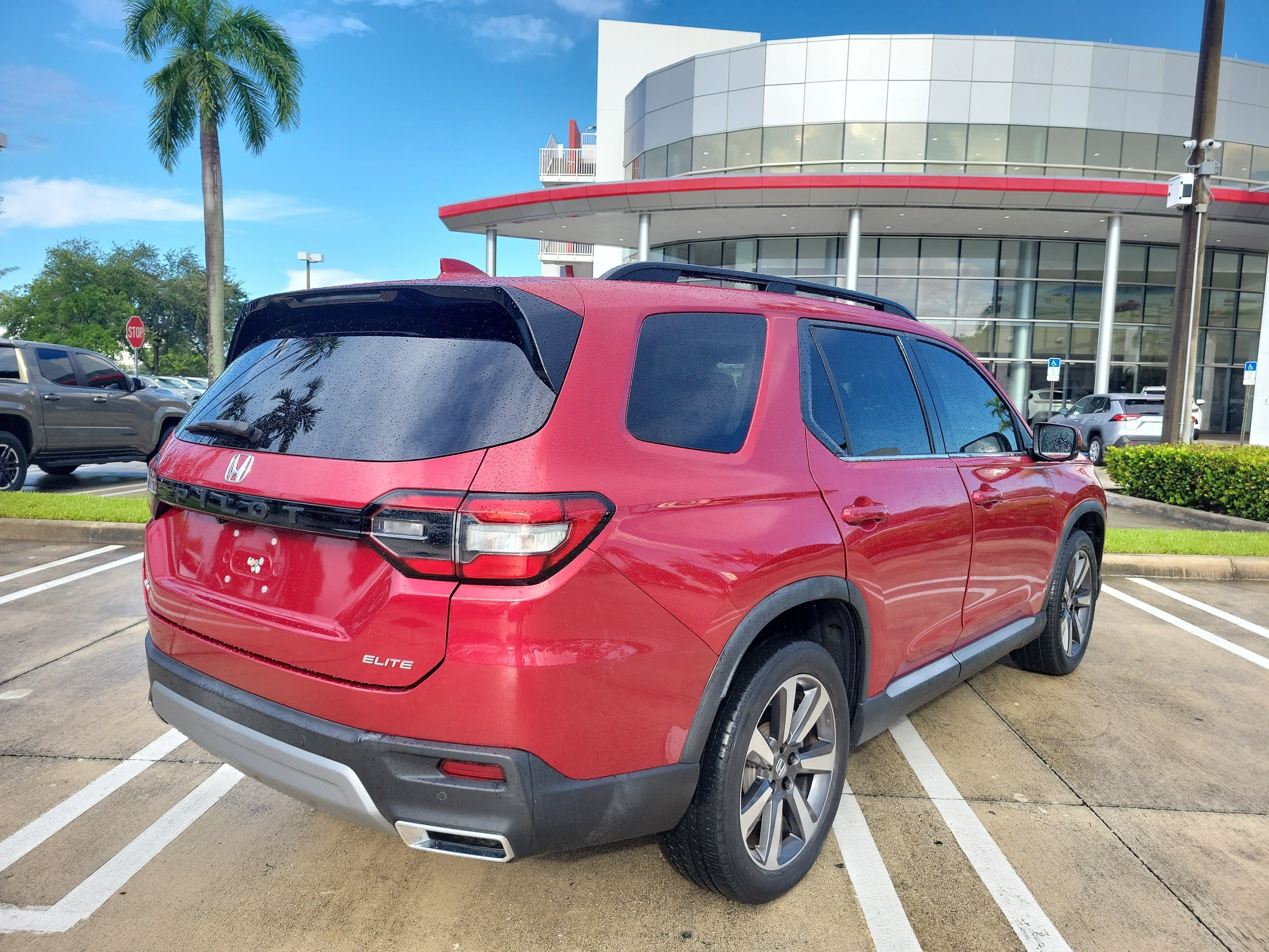 Used 2023 Honda Pilot Elite image 7