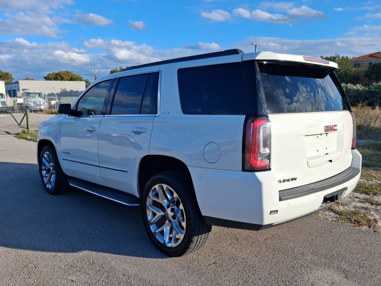 Used 2017 GMC Yukon SLE w/ Convenience Package RWD image 8
