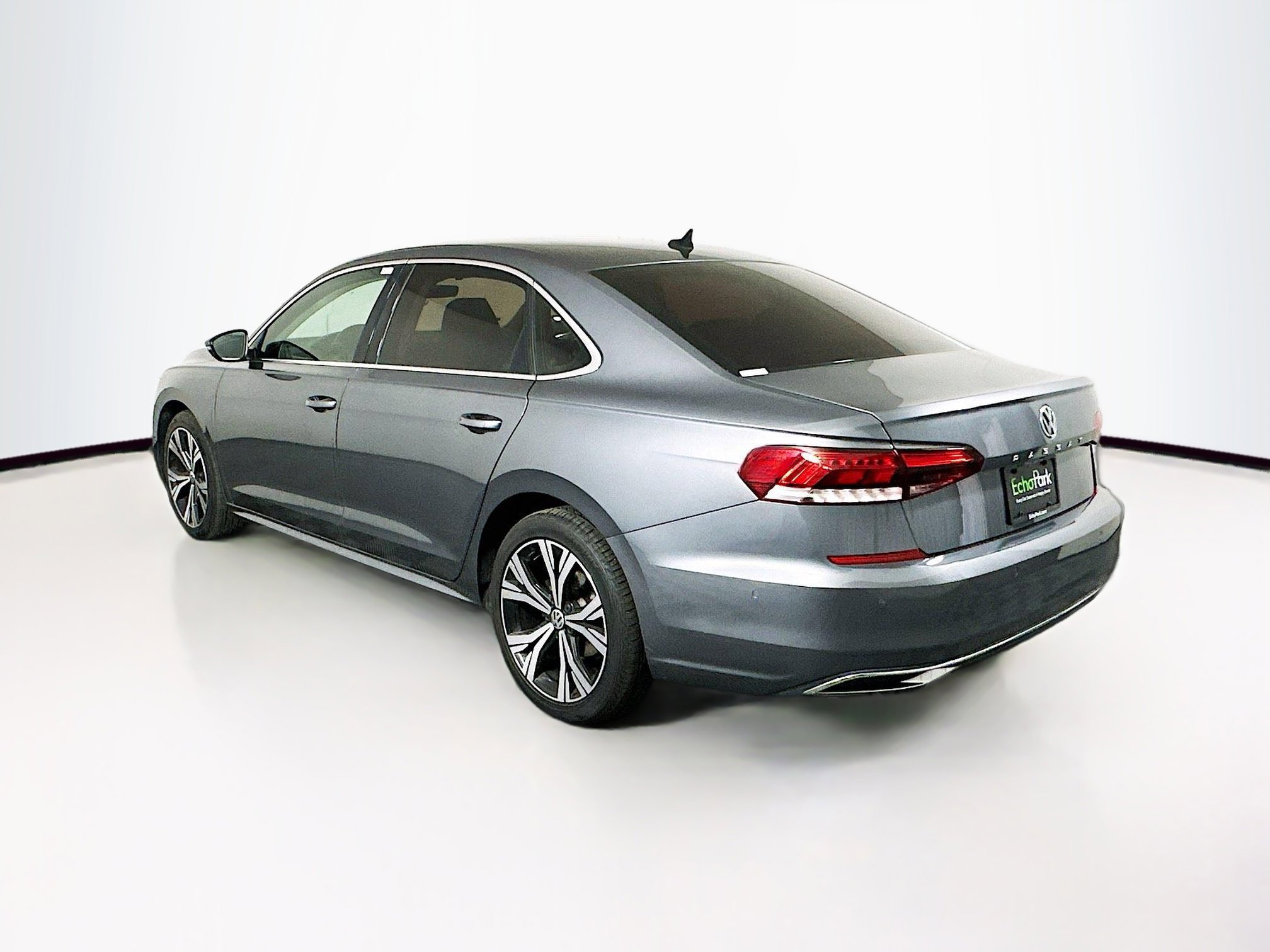 Used 2020 Volkswagen Passat 2.0T SEL image 5