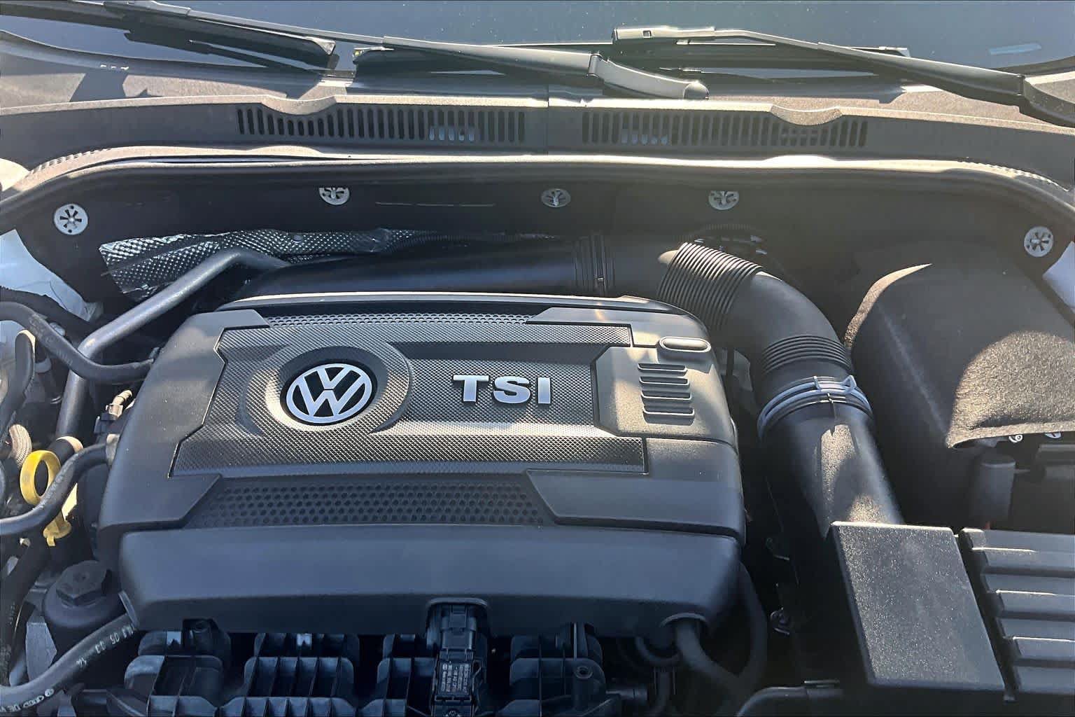 Used 2015 Volkswagen Jetta SEL FWD image 31
