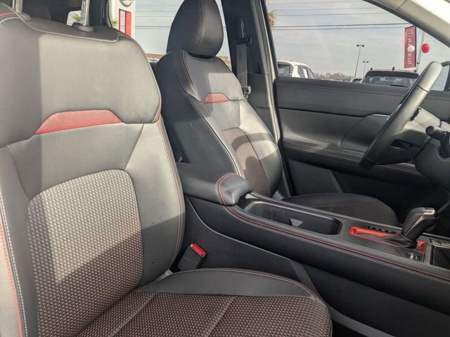 Used 2025 Nissan Kicks SR image 35