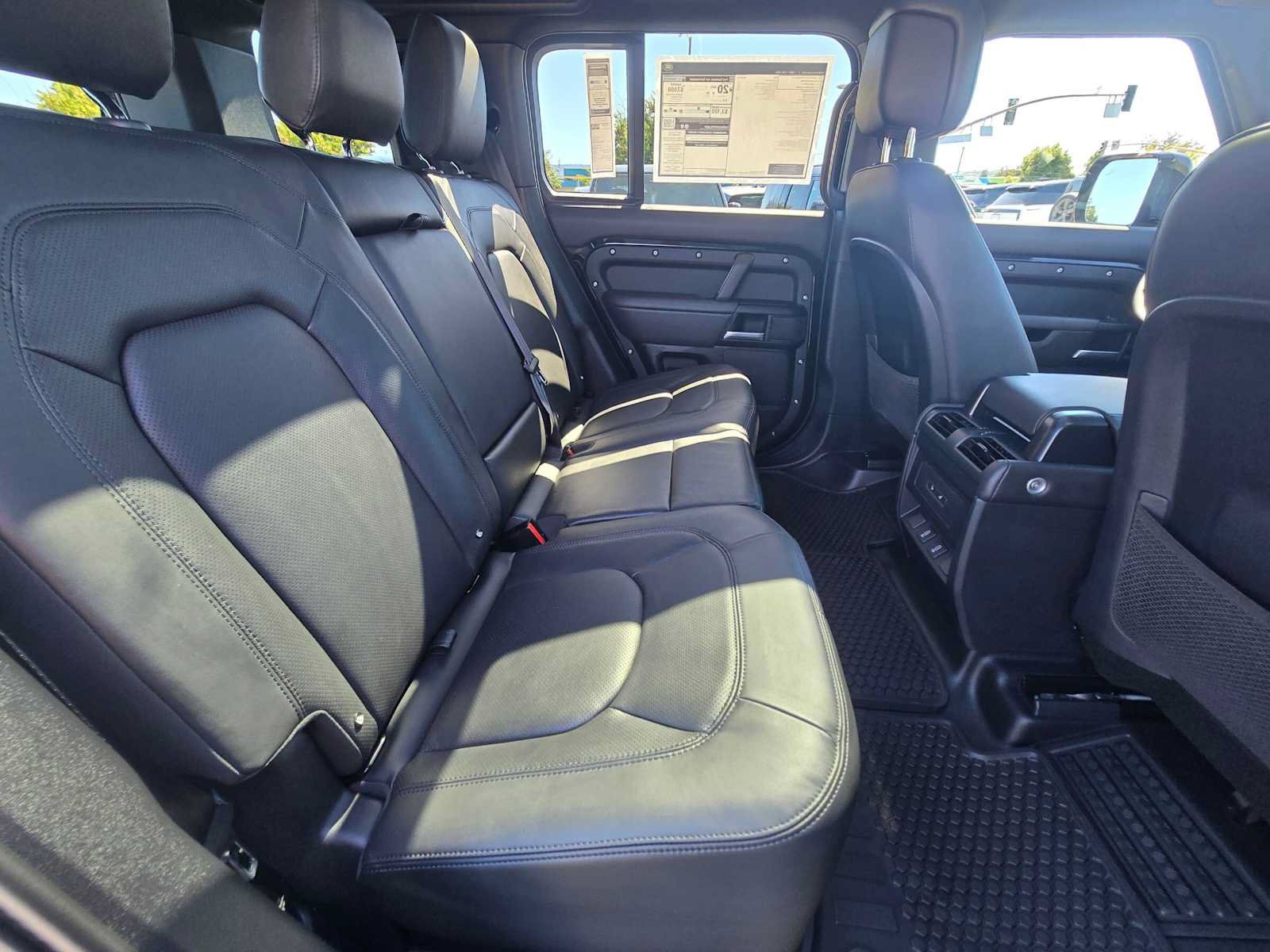 New 2026 Land Rover Defender 110 X-Dynamic SE AWD/4WD image 12