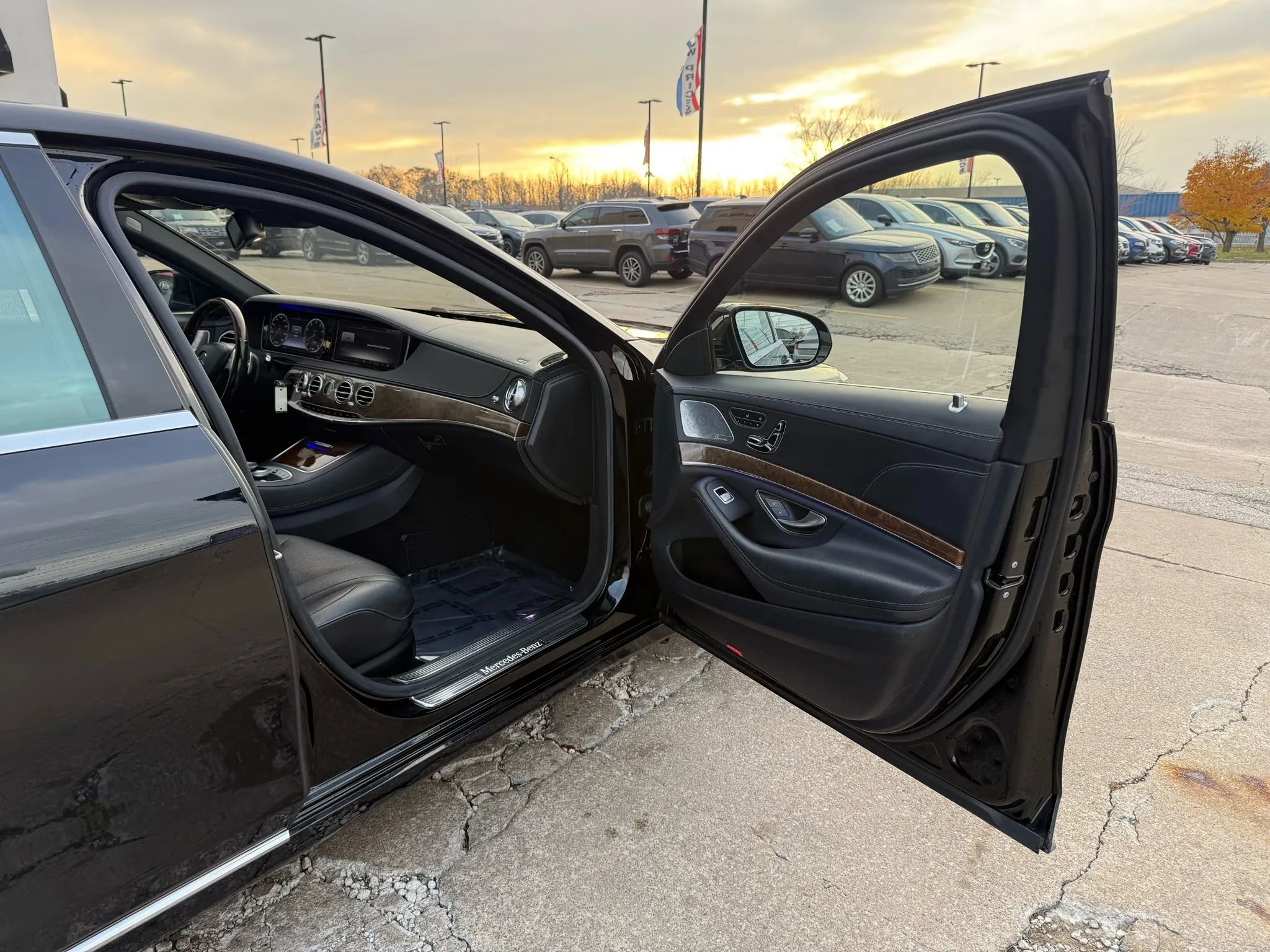 Used 2015 Mercedes-Benz S 550 4MATIC Sedan image 32