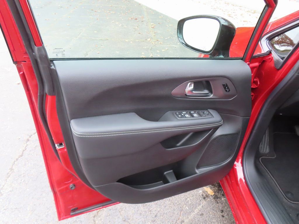 New 2026 Chrysler Pacifica Select image 20