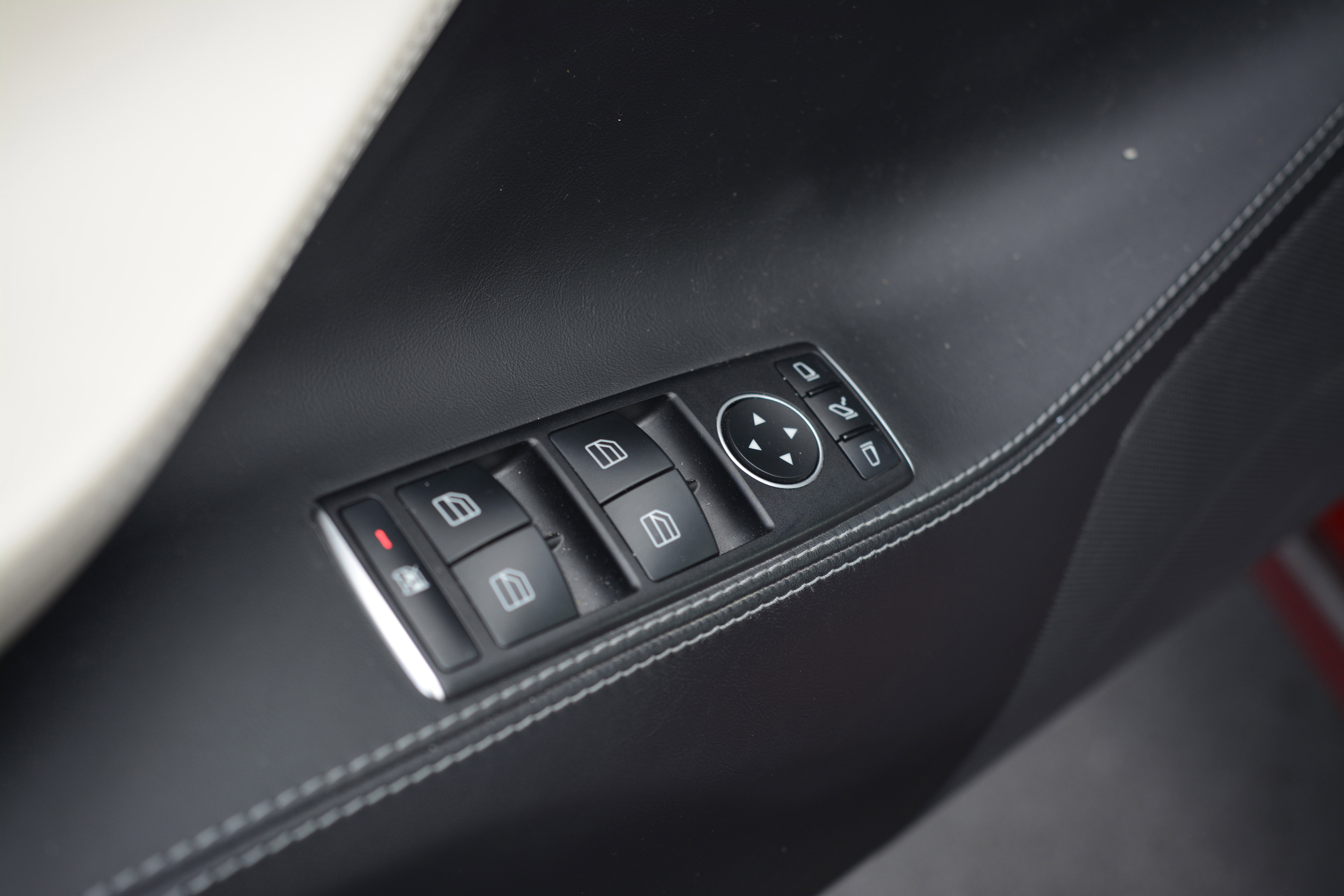 Used 2020 Tesla Model S Long Range Plus image 14