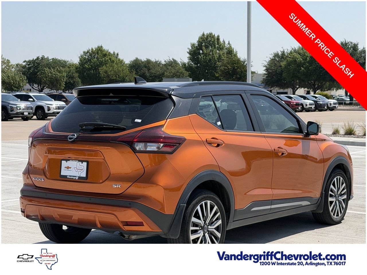 Used 2023 Nissan Kicks SR FWD image 4