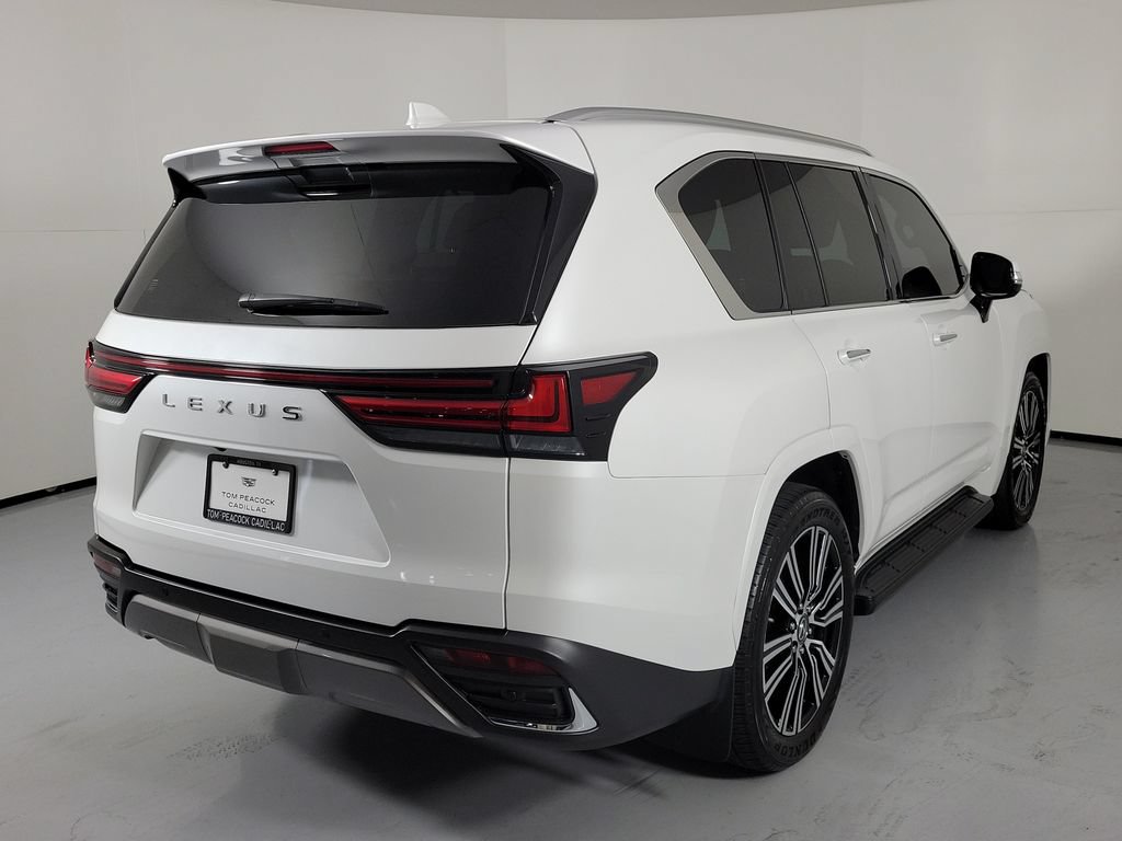 Used 2025 Lexus LX 600 4WD w/ Accessory Package (Z1) image 3