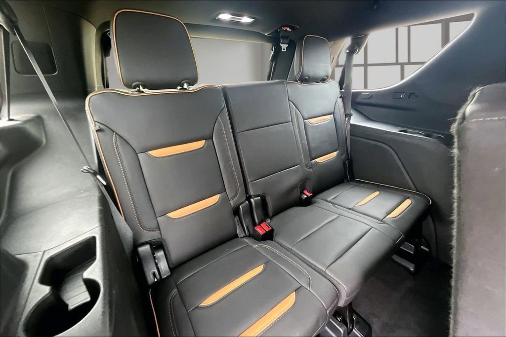 Used 2023 GMC Yukon AT4 w/ Technology Package AWD/4WD image 29