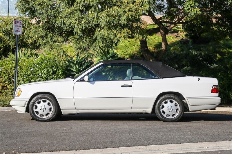 Used 1995 Mercedes-Benz E 320 Convertible image 9