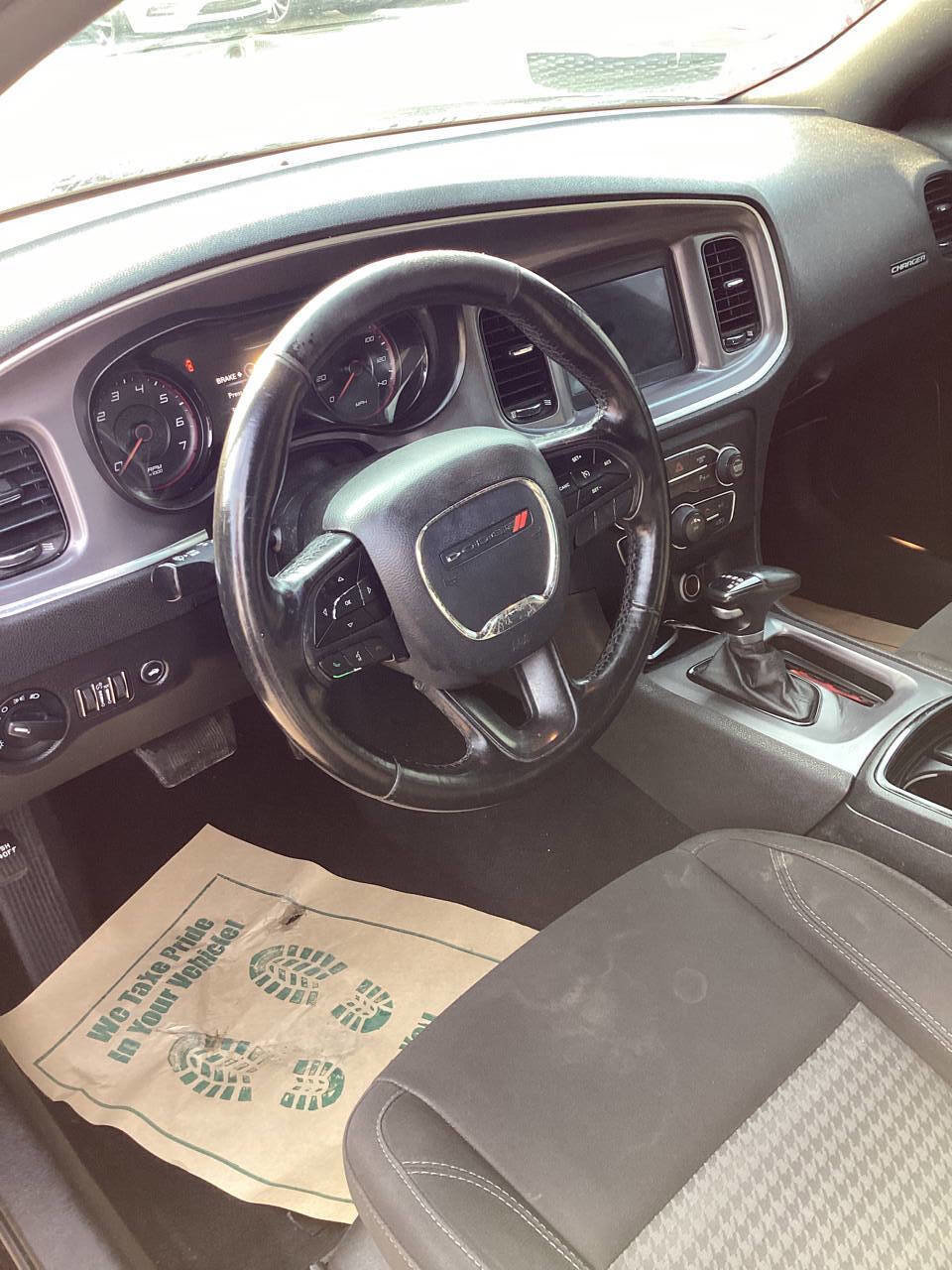 Used 2019 Dodge Charger SXT image 15