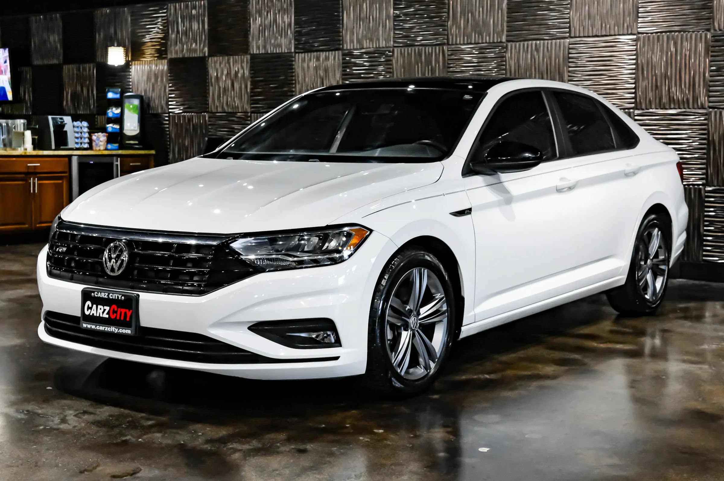 Used 2020 Volkswagen Jetta R-Line w/ R-Line Cold Weather Package FWD image 9