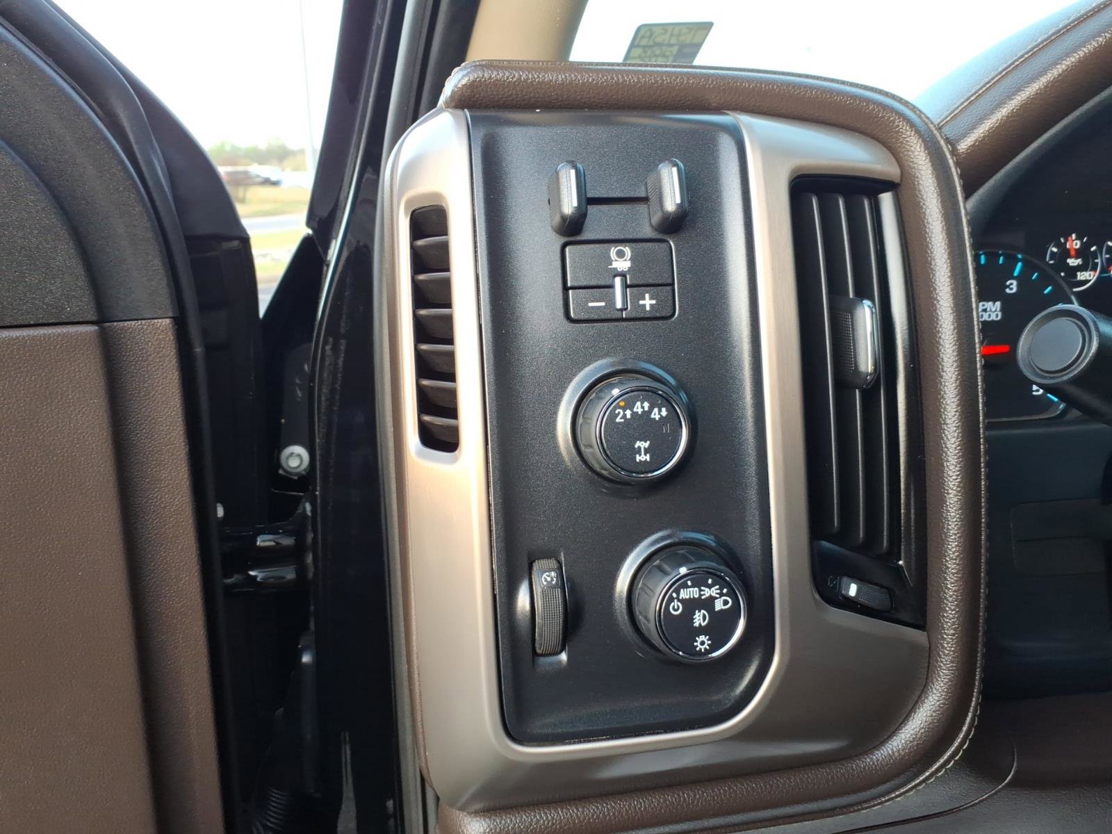 Used 2018 GMC Sierra 2500 Denali w/ Duramax Plus Package image 12