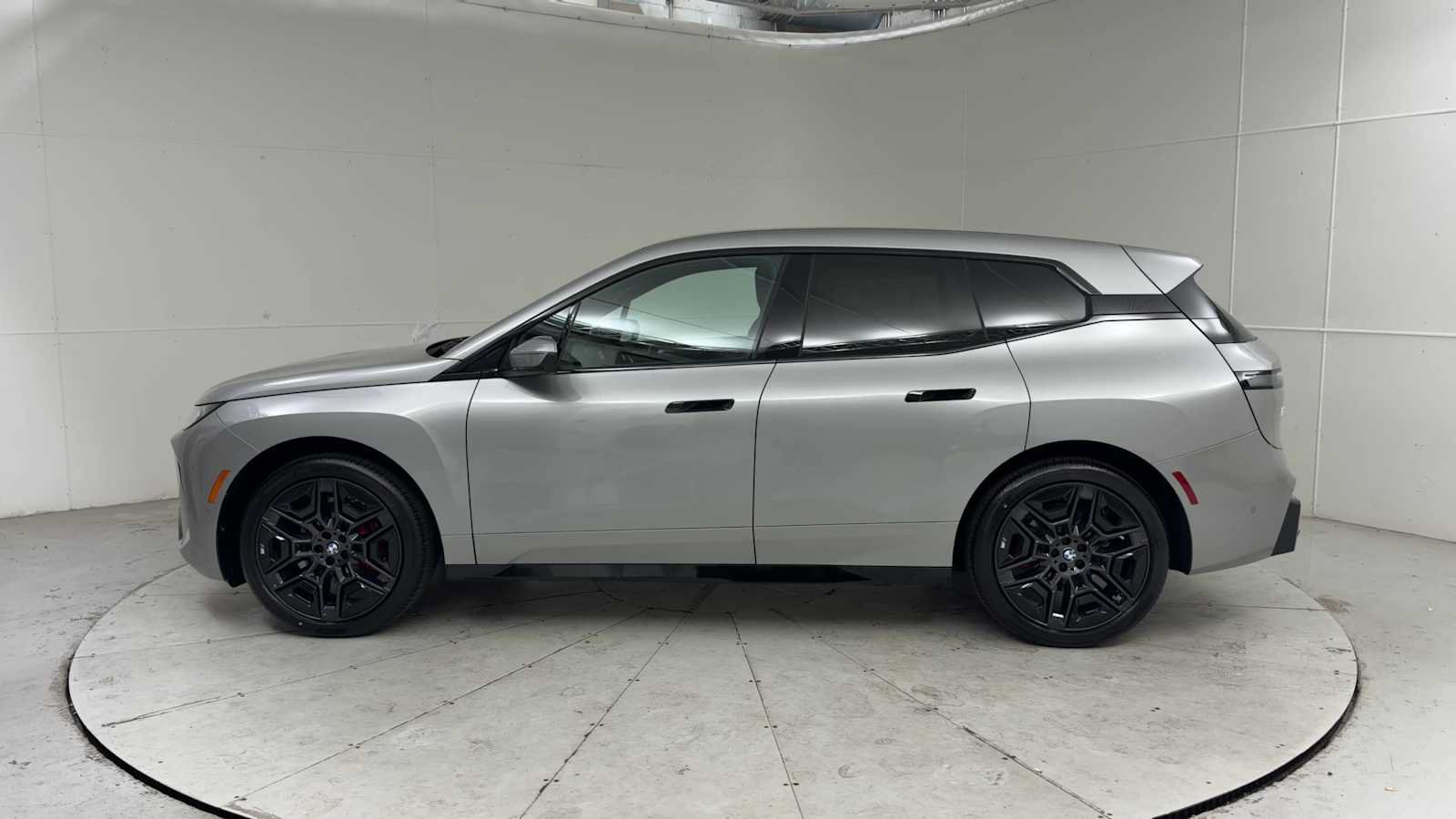 New 2026 BMW iX xDrive45 w/ M Sport Package AWD/4WD image 5