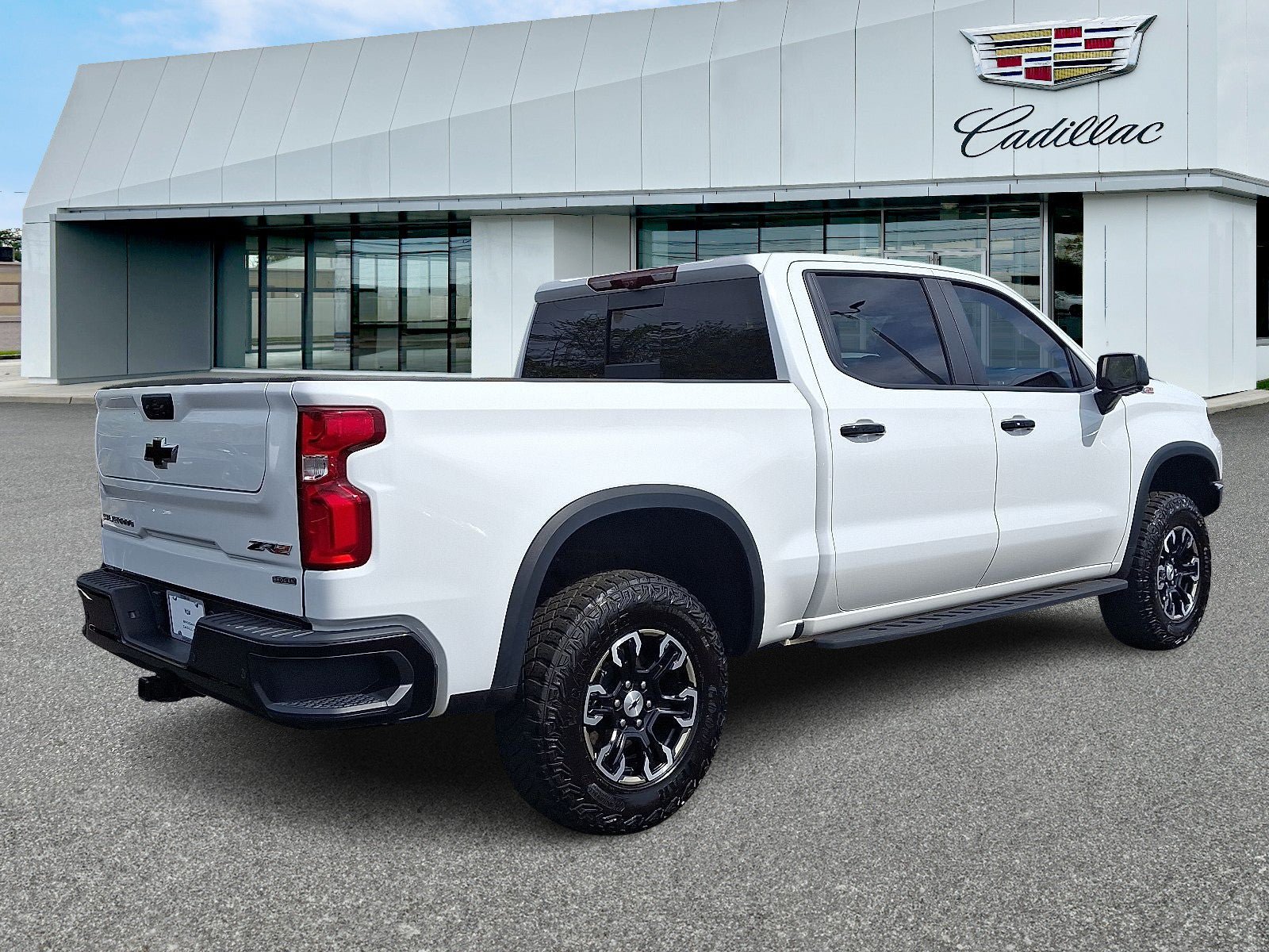 Used 2024 Chevrolet Silverado 1500 ZR2 w/ Technology Package AWD/4WD image 6