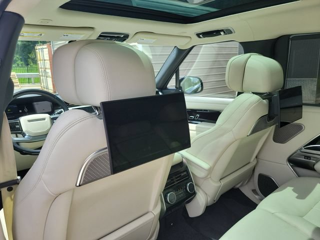 Used 2024 Land Rover Range Rover Long Wheelbase Autobiography AWD/4WD image 19