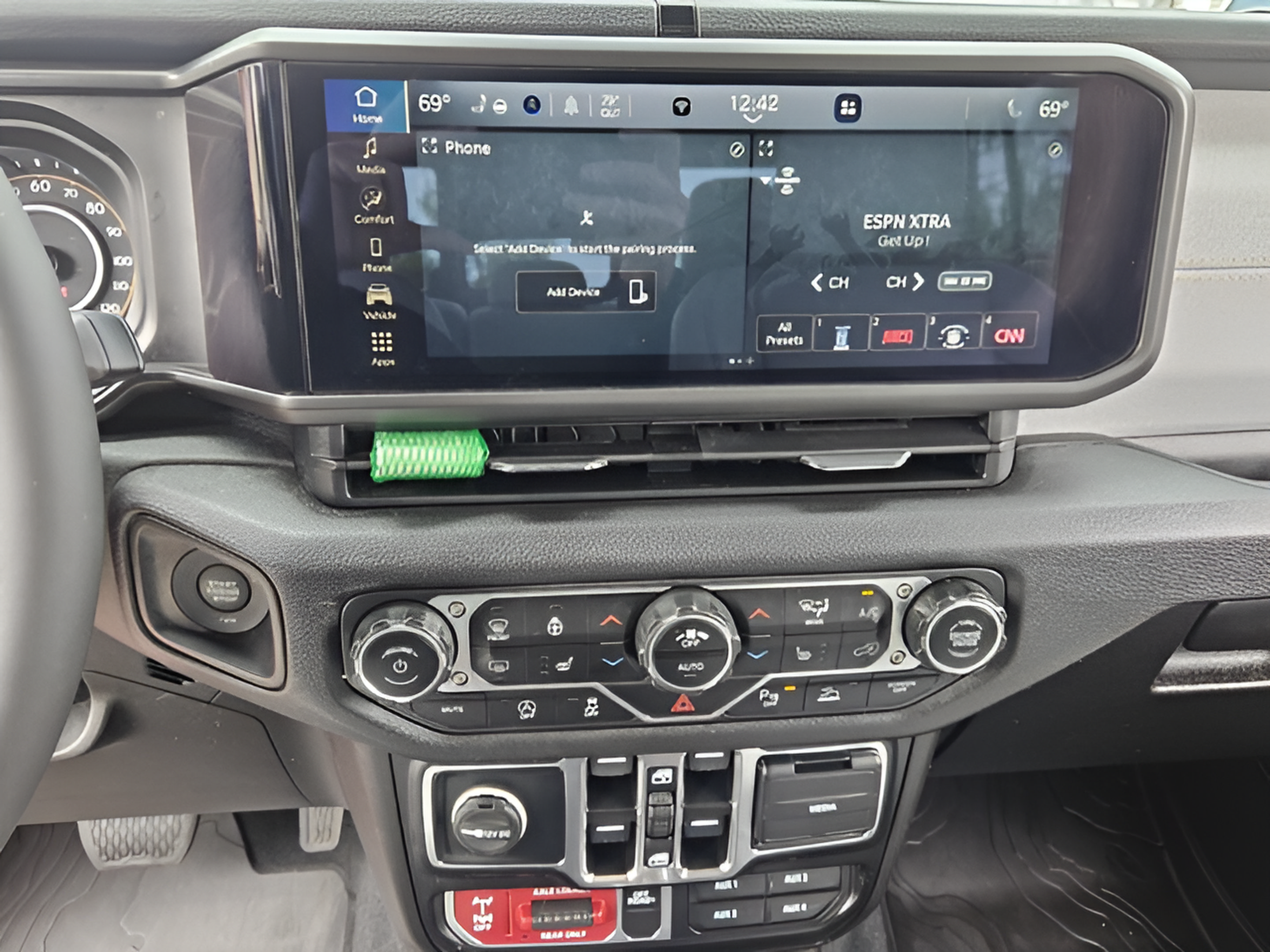 Used 2024 Jeep Gladiator Sport AWD/4WD image 17