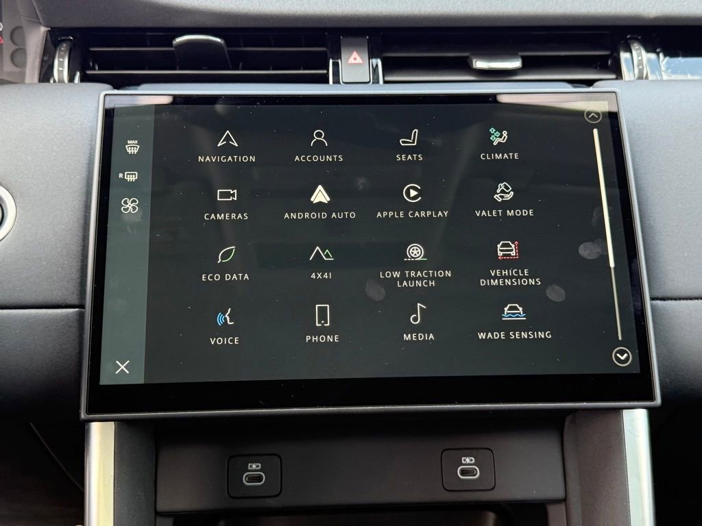 Used 2024 Land Rover Discovery Sport S image 21