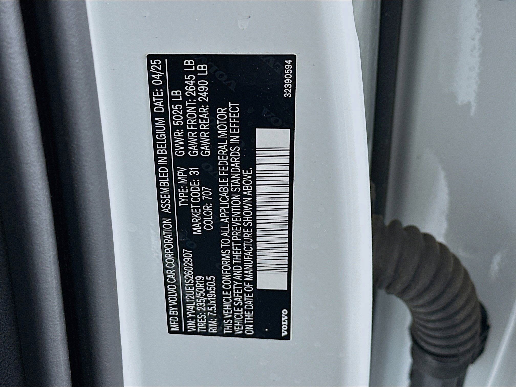 Used 2025 Volvo XC40 B5 Plus image 12