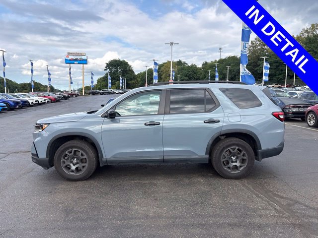 Used 2024 Honda Pilot TrailSport image 3