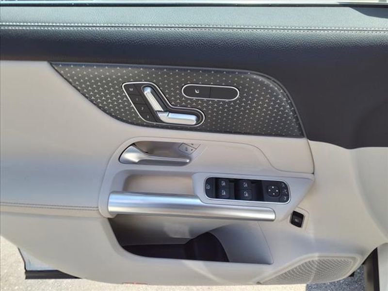 Certified 2025 Mercedes-Benz GLA 250 4MATIC image 12