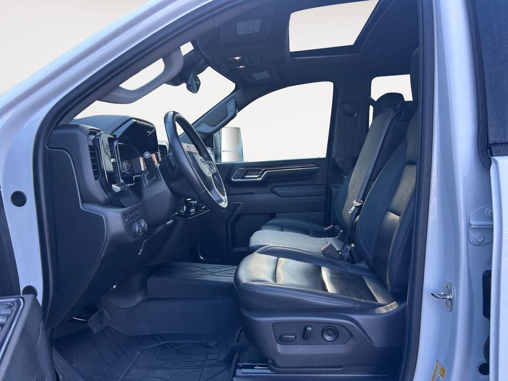 Used 2024 Chevrolet Silverado 3500 LT w/ Z71 Sport Edition image 15