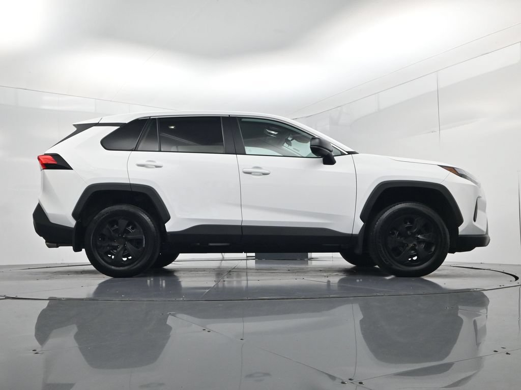 Used 2024 Toyota RAV4 LE AWD/4WD image 43