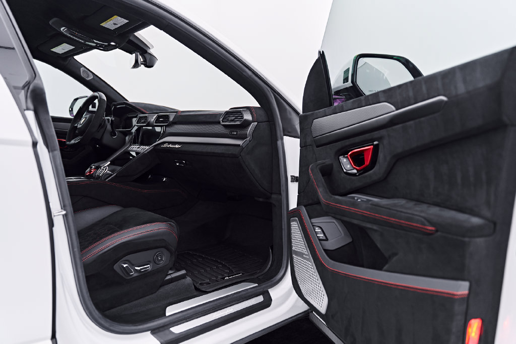Used 2023 Lamborghini Urus Performante AWD/4WD image 39